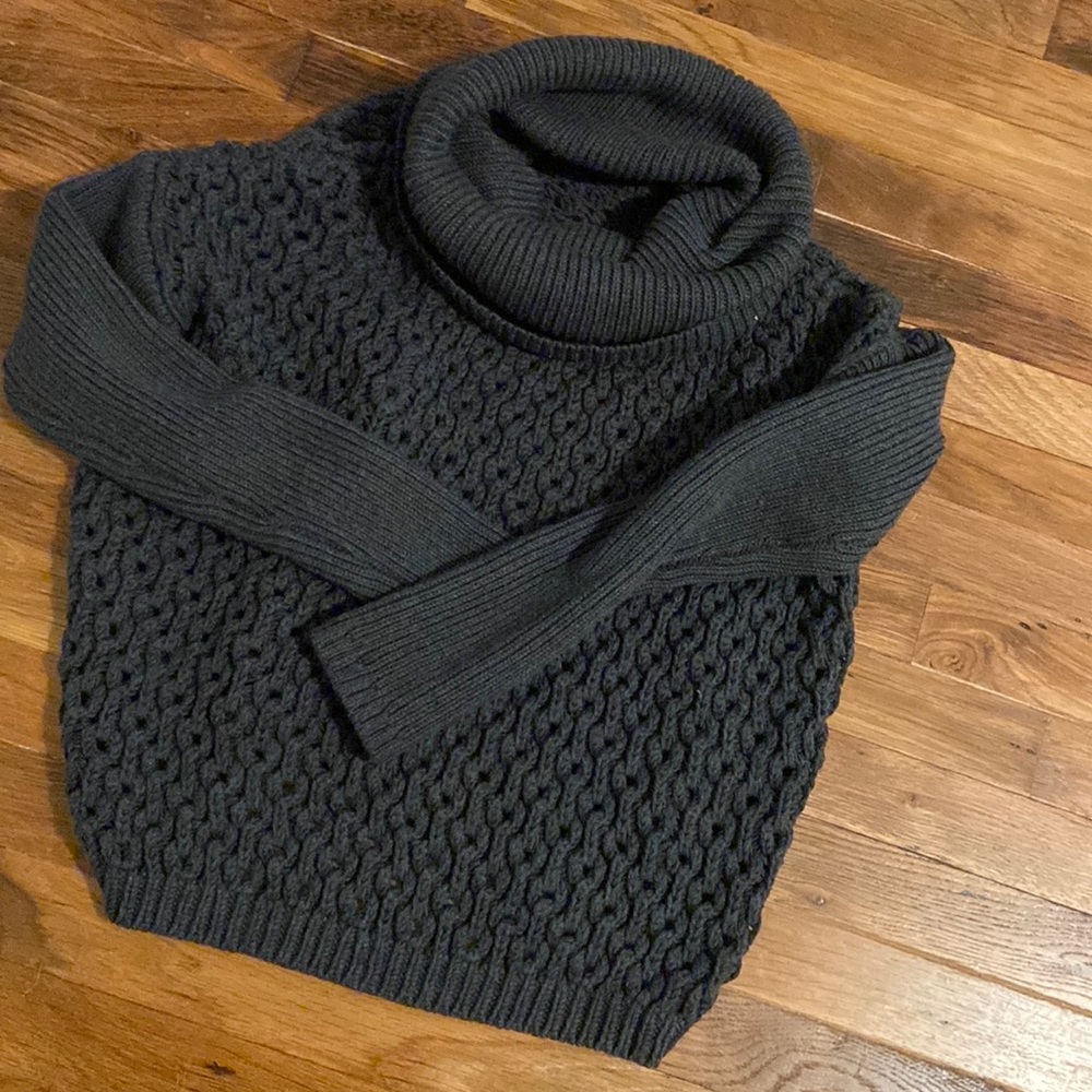 COZY Alice and Olivia sweater